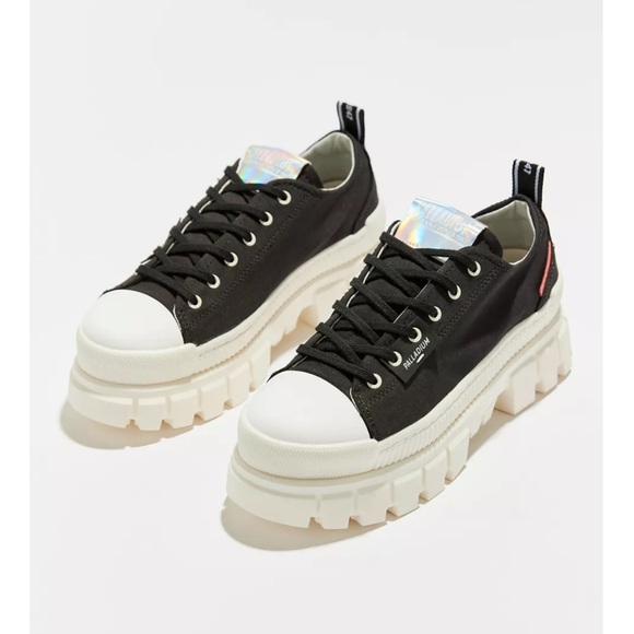 Palladium - Free People - ‘Revolt LO TX’ Boots - Slightly Imperfect - Picture 2 of 9